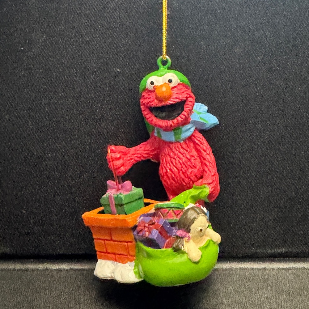 5/$25 Sesame Street Elmo Christmas Ornament EUC